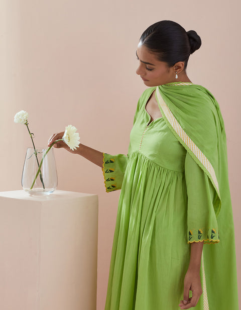 Buy Anarkali Kurta with Crop Pants & Lace Inserts and Green Cotton Dupatta - By Vinusto