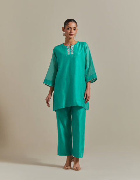 Shop Aqua Embroidered Kurta & Pant Coord Set – Vinusto

