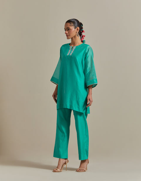 Buy Aqua Embroidered Kurta & Pant Coord Set – Vinusto

