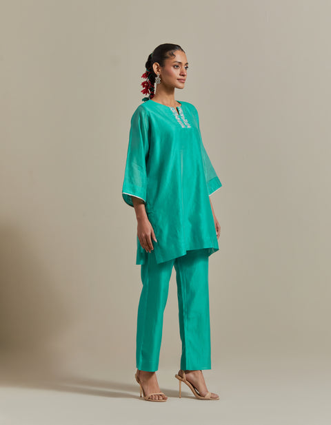 Luxury Aqua Embroidered Kurta & Pant Coord Set – Vinusto

