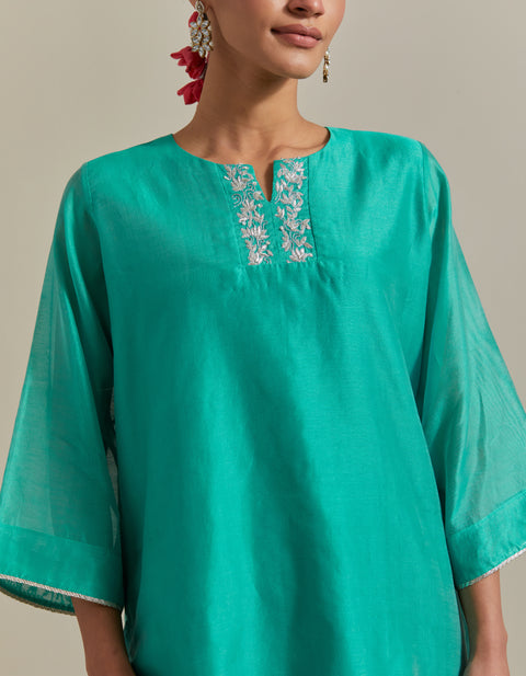 Order Aqua Embroidered Kurta & Pant Coord Set – Vinusto

