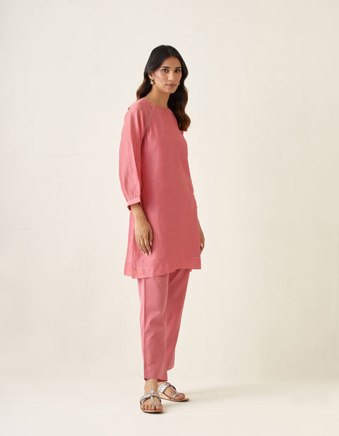 Buy A-Line Chanderi Handloom Kurta with Slip & Cotton Glaze Pants in Rose Pink (Set of 3) | Vinusto