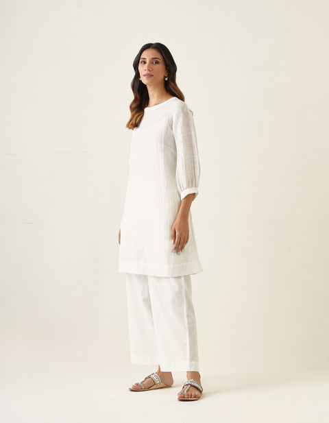Order A Line Linen Silk Kurta & Stole with Cotton Glaze Pants in White (Set of 4) - By Vinusto 

