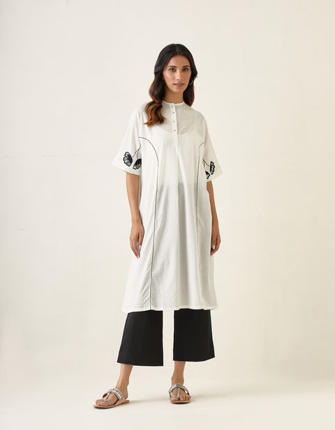 Shop Kaftan Style Embroidered Kurta Set In White & Black Cotton (Set of 2) - By Vinusto
