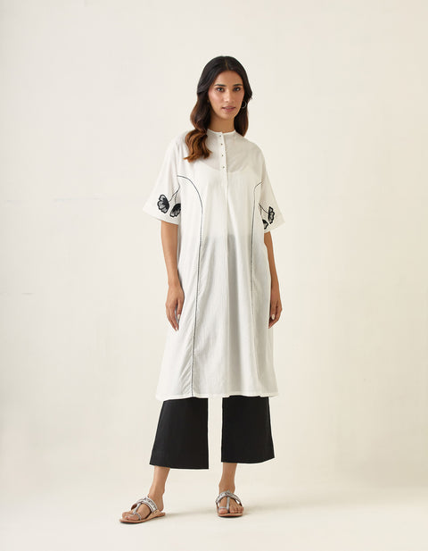 Kaftan Style Embroidered Kurta Set with Linen Silk Handloom Stole In White & Black  (Set of 3)