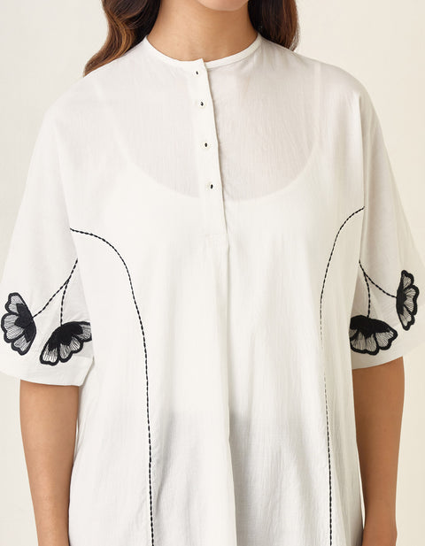 Kaftan Style Embroidered Kurta Set with Linen Silk Handloom Stole In White & Black  (Set of 3)