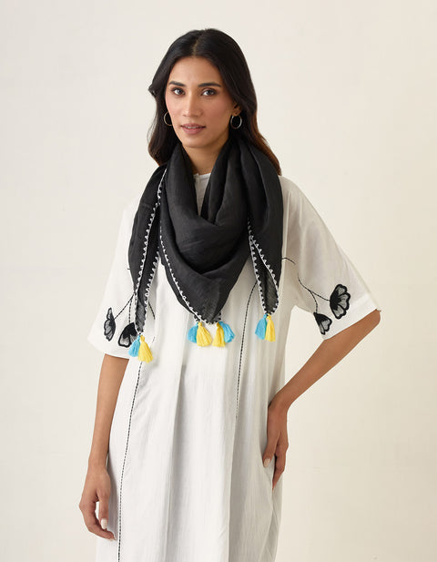Designer Kaftan Style Embroidered Kurta Set with Linen Silk Handloom Stole In White & Black (Set of 3) - By Vinusto 
