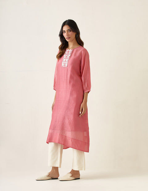 Buy Embroidered A line Chanderi kurta in Rose Pink, with Off White Pants and Slip (Set of 3) - By Vinusto
