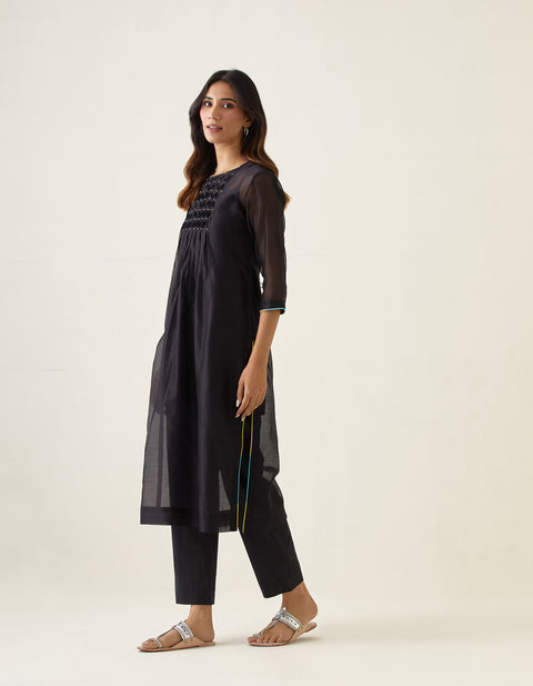 Buy Black Chanderi Handloom Smocking Kurta with Cotton Pants (Set of 3) -  By Vinusto 