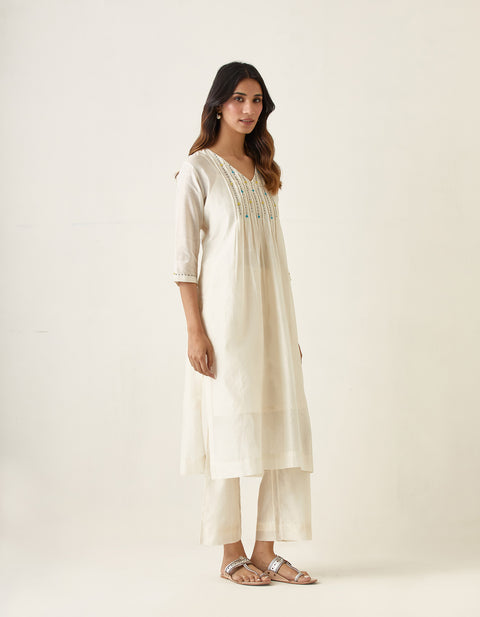 Order Chanderi Handloom Pin tuck Embroidered Kurta, Pant & Dupatta set in Ivory & Lime Yellow(Set of 4) - By Vinusto