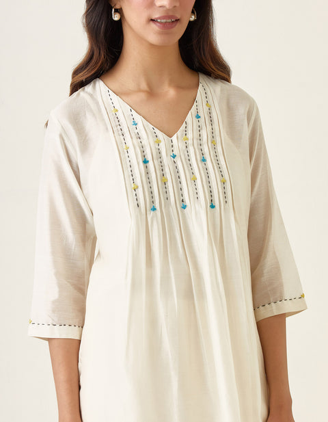 Designer Ivory Pin tuck Embroidered Kurta & Pant set in Chanderi Handloom, with Slip (Set of 3) - By Vinusto