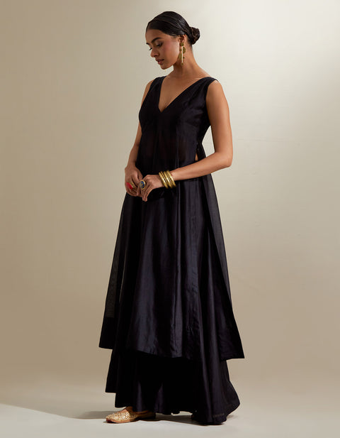 Buy Black Plunge V-Neck Chanderi Kurta & Palazzo Set (2-Piece) | Vinusto