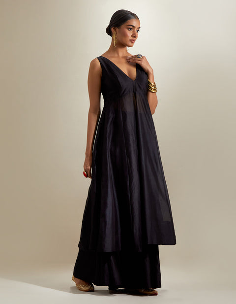 Luxury Black Plunge V-Neck Chanderi Kurta & Palazzo Set (2-Piece) | Vinusto