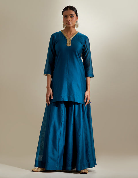 Buy Teal V-Neck Chanderi Kurti & Sharara with Mint Gota Dupatta (Set of 3) | Vinusto