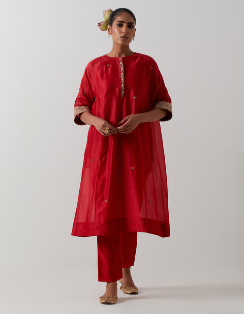 Shop Red Embroidered Chanderi Kaftan Set | Vinusto