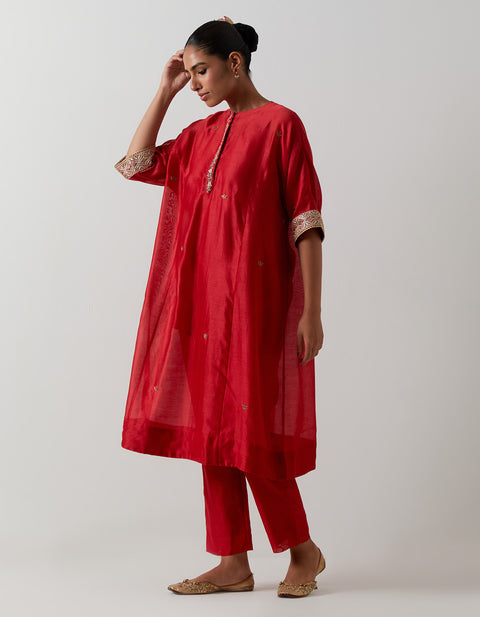 Buy Red Embroidered Chanderi Kaftan Set | Vinusto