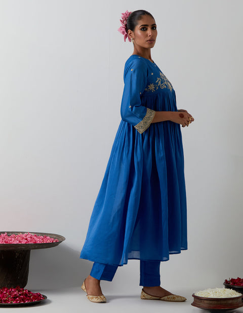 Luxury Handloom Chanderi Zari Embroidered Kurta Set | Vinusto
