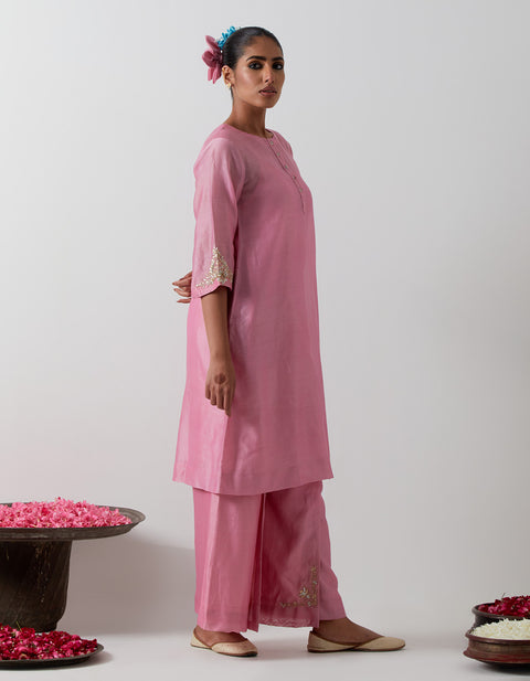 Premium Pink Chanderi Embroidered Kurta with Wrap-Around Pants (Set of 3) – Vinusto