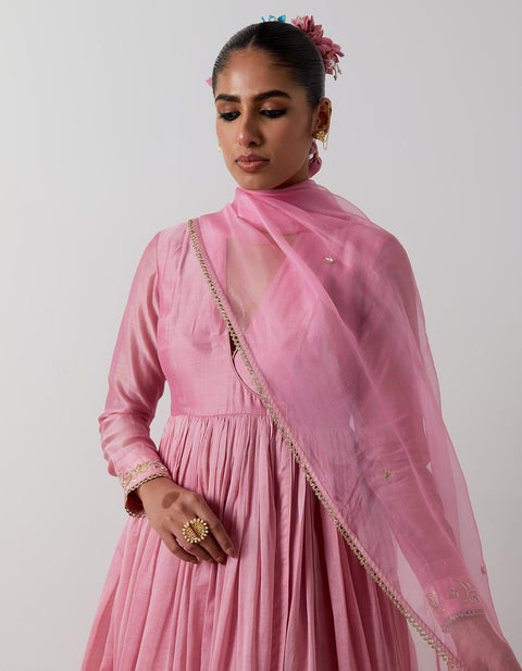 Order Light Pink Chanderi Wrap Anarkali Set with Embroidered Katan Dupatta – Vinusto