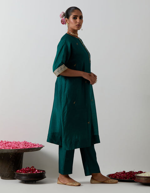Order Green Embroidered Chanderi Co-ord Set | Vinusto