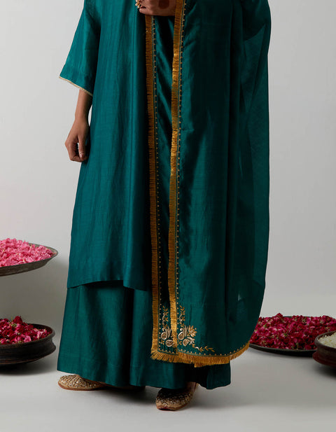 Premium Green Embroidered Chanderi Kurta Set | Vinusto