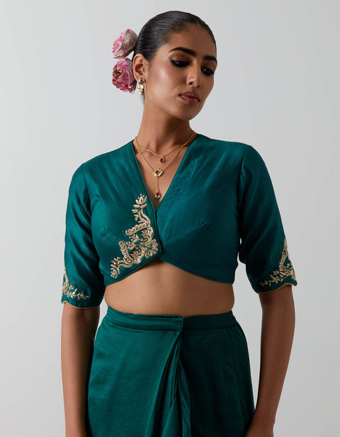 Luxury Emerald Green Embroidered Ready-to-Wear Saree | Vinusto