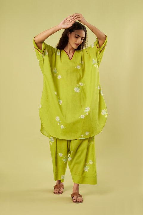 Relaxed Fit Printed Kaftan with Lace Detailing & Farshi Salwar (Set of 2)