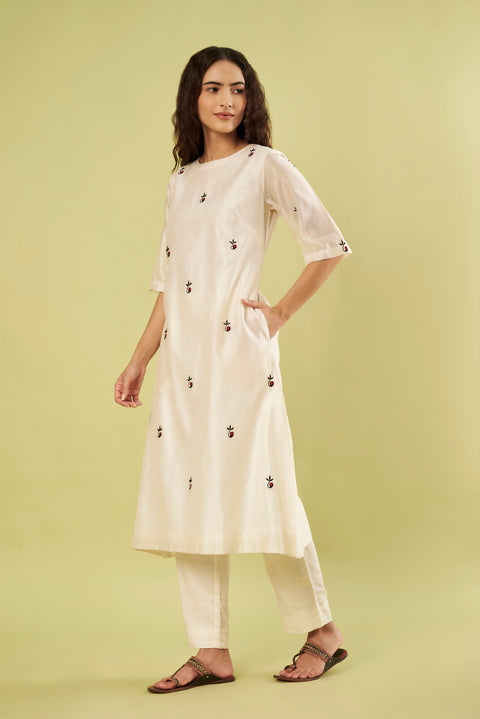 Relaxed Fit Chanderi Kurta with Embroidered Bootis & Pants (Set of 2)