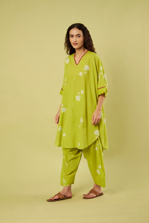 Relaxed Fit Printed Kaftan with Lace Detailing & Farshi Salwar (Set of 2)