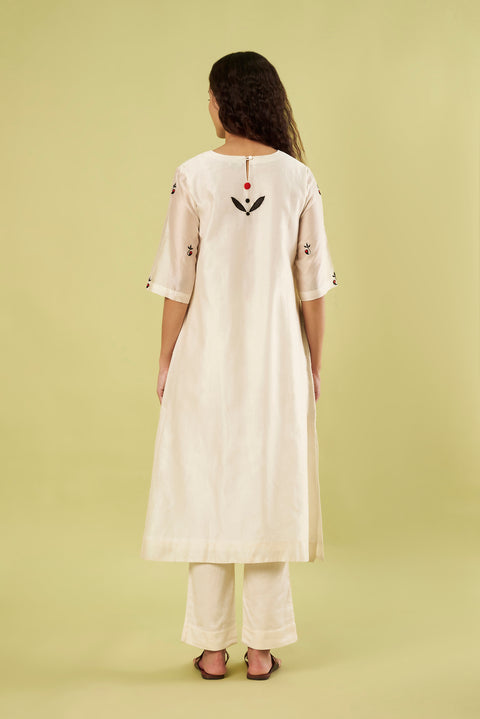 Relaxed Fit Chanderi Kurta with Embroidered Bootis & Pants (Set of 2)