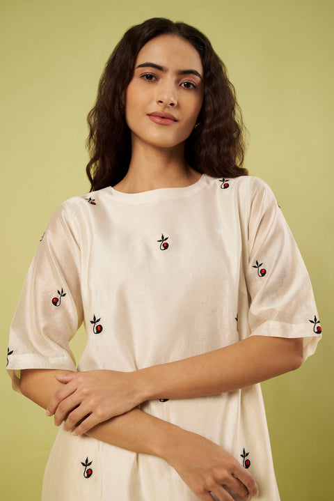 Relaxed Fit Chanderi Kurta with Embroidered Bootis & Pants (Set of 2)