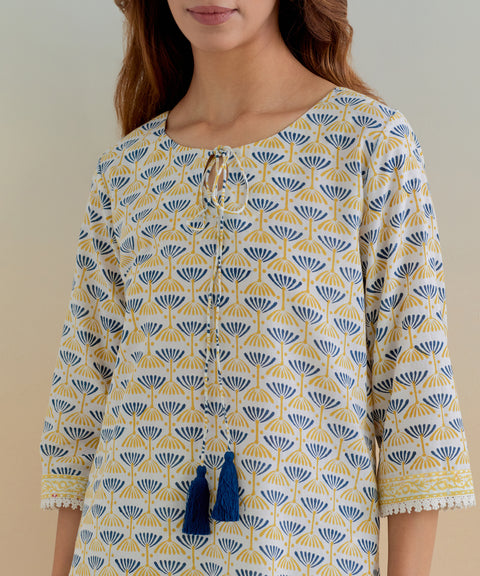 Order Asymmetrical Hem Kurta with Palazzo and Dupatta in Floral Hand Block Printed Cotton (Set of 3) - By Vinusto
