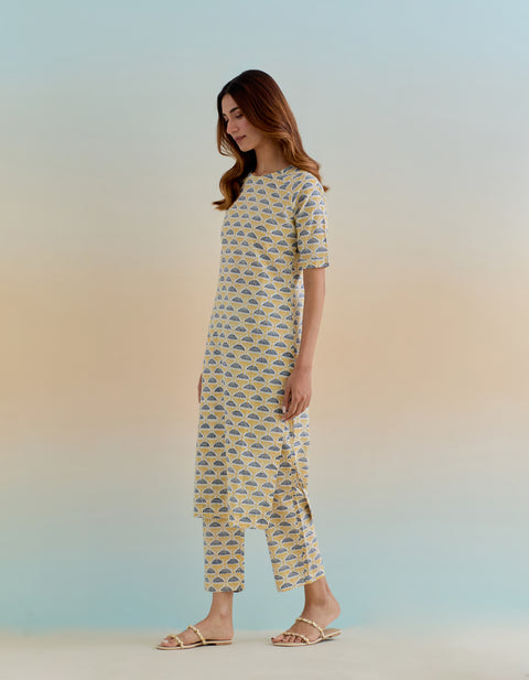 Handcrafted Cotton Straight Fit Kurta with Pants in Floral Hand Block Printed (Set of 2) - By Vinusto
