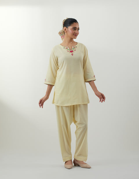 Shop Butter Yellow Kurta & Salwar Set – Vinusto Office Wear 2025

