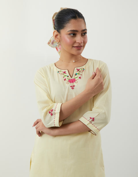 Buy Butter Yellow Kurta & Salwar Set – Vinusto Office Wear 2025

