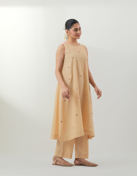 Handcraft Beige Embroidered Cotton Kurta Set – Vinusto Office Wear 2025

