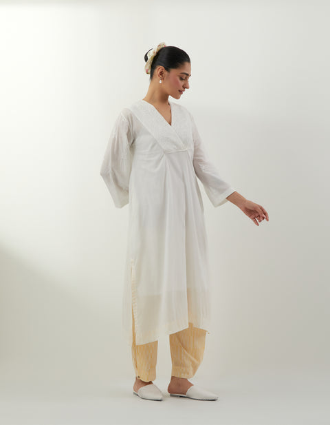 Order Chikankari Line Kurta Set – Vinusto Office Wear Collection 2025

