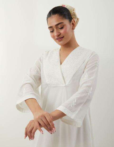 Buy Chikankari Line Kurta Set – Vinusto Office Wear Collection 2025

