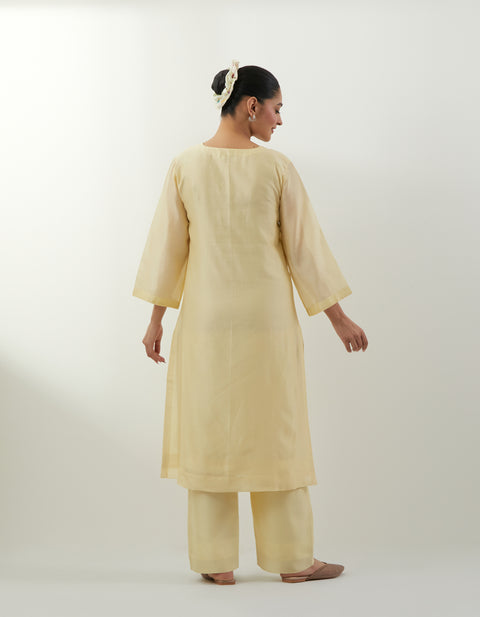 100% Authentic Embroidered Kurta Set with Dupatta – Vinusto Office Wear 2025

