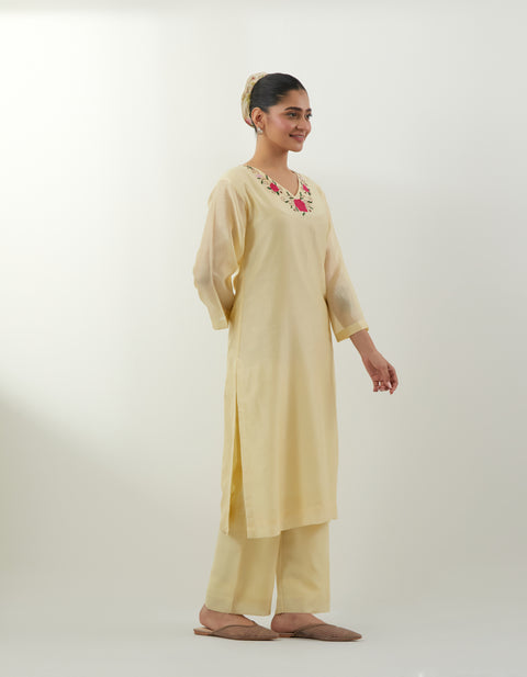 Premium Embroidered Kurta Set with Dupatta – Vinusto Office Wear 2025

