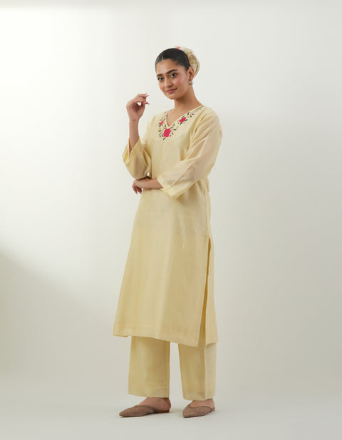 Handcraft Embroidered Kurta Set with Dupatta – Vinusto Office Wear 2025

