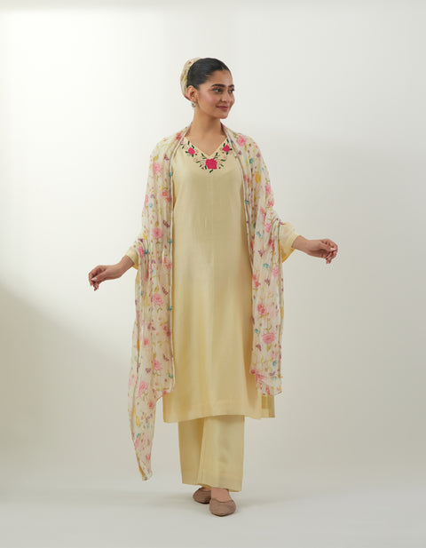 Shop Embroidered Kurta Set with Dupatta – Vinusto Office Wear 2025

