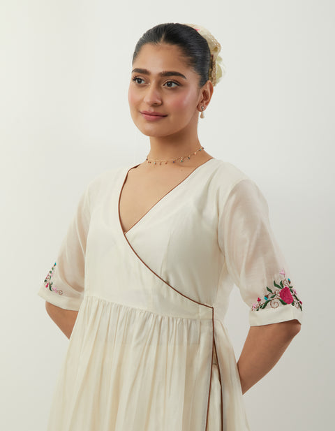 Order Off-White Anarkali Set with Dupatta – Vinusto Office Wear 2025

