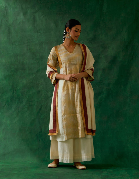 Shop Color Block Gold Zari Kurta with Woven Chanderi Dupatta & Palazzo (Set of 3) -  By Vinusto
