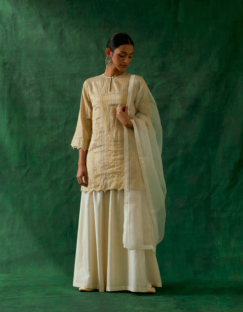 Shop Zari Silk Short Kurta with Scalloping details, Chanderi Handloom Sharara, Katan Dupatta (Set of 3) - By Vinusto 
