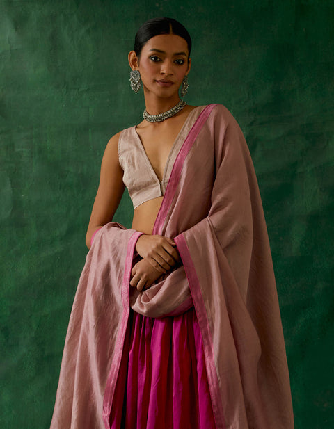 Buy Coordinate Set - Chanderi Handloom Skirt & Zari Blouse With Dupatta In Pink (Set Of 3) - By Vinusto