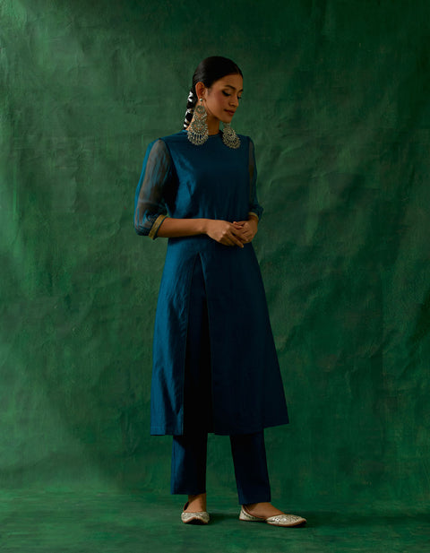 Order High Slit Kurta with Embroidered Lace & Pants in Teal Blue Chanderi Handloom (Set of 2) - By Vinusto
