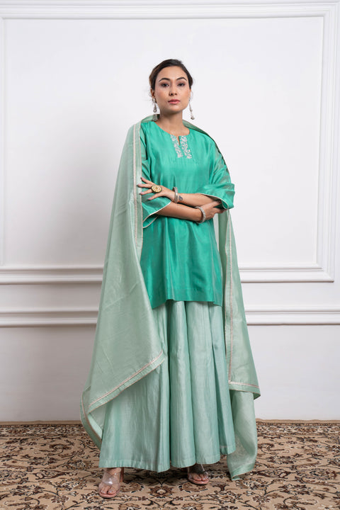 Order Aqua Short Kurta with Mint Flare Palazzo & Dupatta in Chanderi Handloom (Set of 3) - By Vinusto