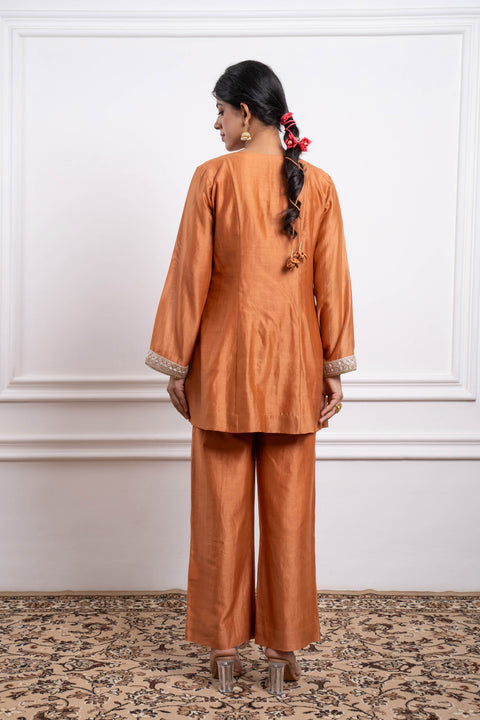 Premium Saffron Brown Short Kurta & Pants Coord Set in Chanderi – Set of 2 | Vinusto