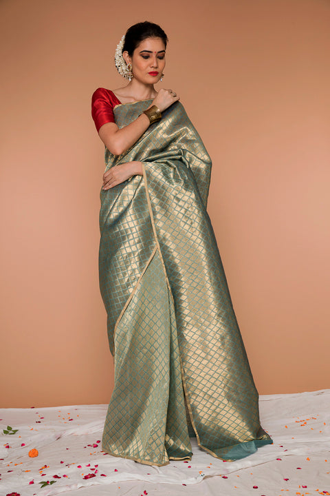 Shop Handwoven Zari Saree in Gold & Pistachio Green - Vinusto


